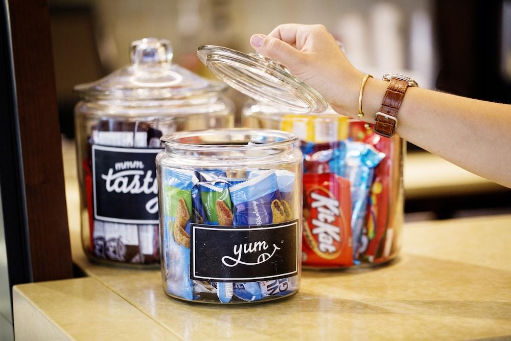 Hyatt Place Orlando Airport Экстерьер фото
