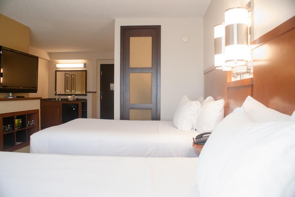 Отель Hyatt Place Orlando Airport Экстерьер фото