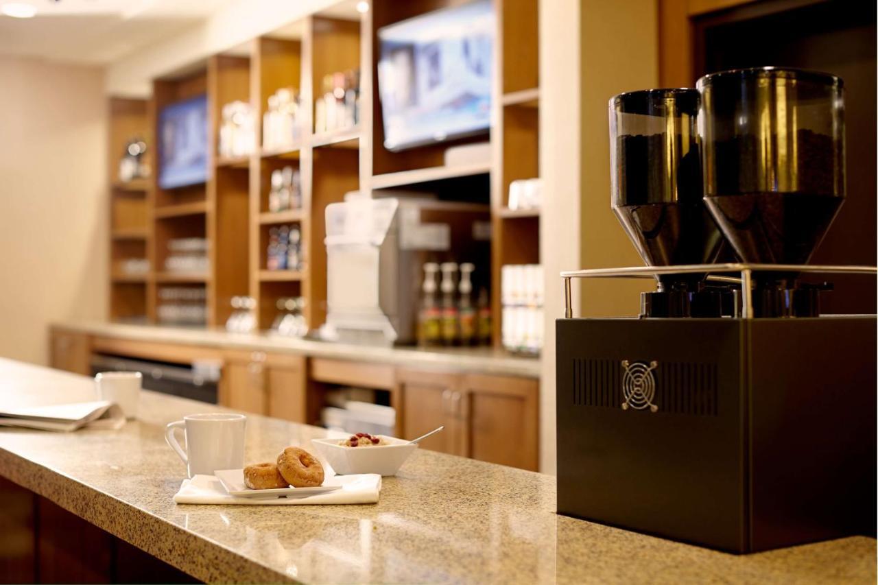 Отель Hyatt Place Orlando Airport Экстерьер фото